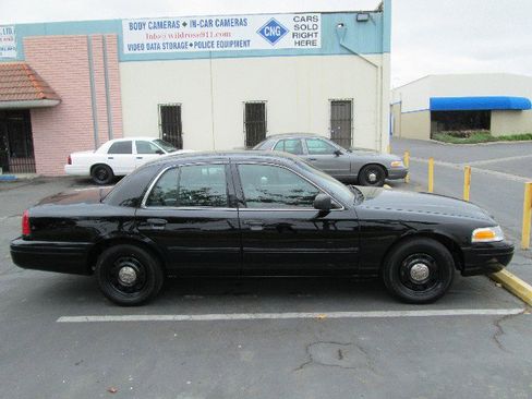 Used 2011 Ford Crown Victoria Police Interceptor w/ Trunk Pack image 4