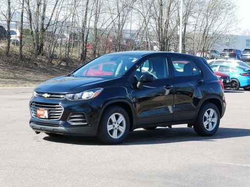 Used 2020 Chevrolet Trax LS FWD image 2