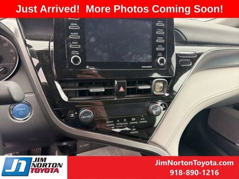 Used 2024 Toyota Camry SE FWD image 13