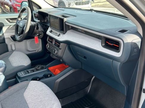 Used 2022 Ford Maverick XLT image 14