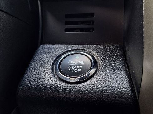 Used 2018 Ford Expedition XLT w/ Equipment Group 202A AWD/4WD image 27