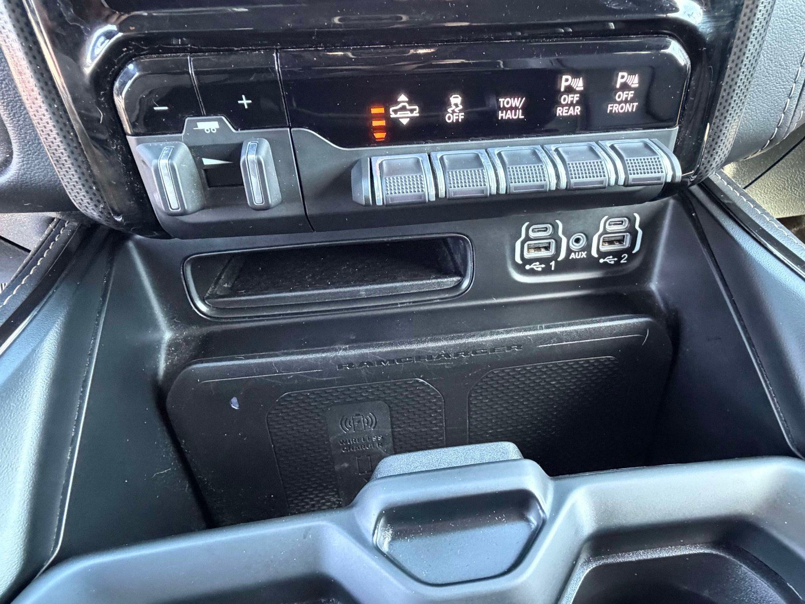 Used 2022 RAM 1500 Limited w/ Night Edition AWD/4WD image 10