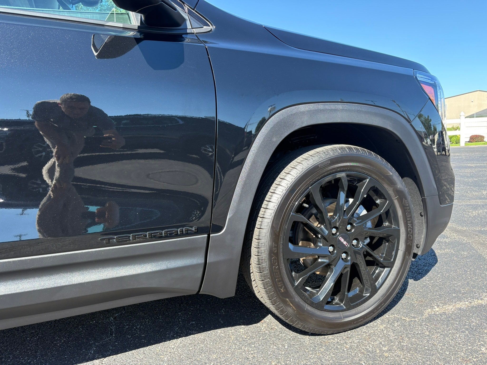 Used 2023 GMC Terrain SLE w/ Driver Convenience Package FWD image 16