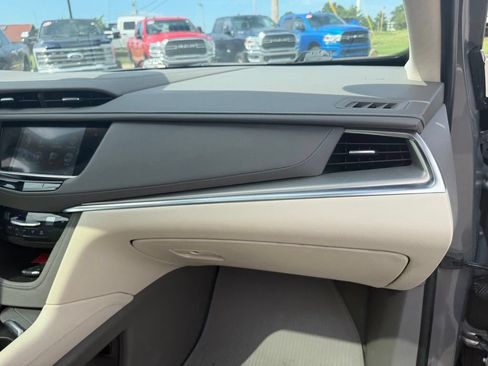 Used 2018 Cadillac XT5 Luxury w/ Driver Awareness Package FWD image 34