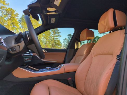 Used 2026 BMW X5 xDrive50e image 16