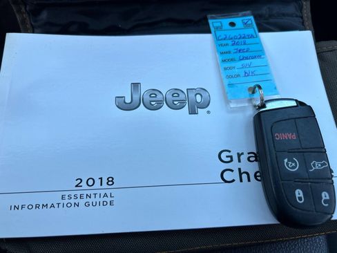 Used 2018 Jeep Grand Cherokee Altitude RWD image 19