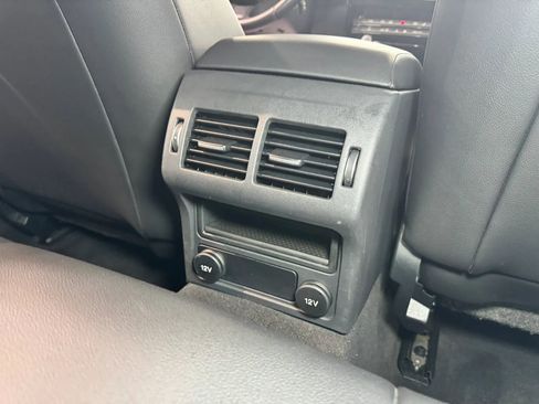 Used 2018 Jaguar XE Premium image 17