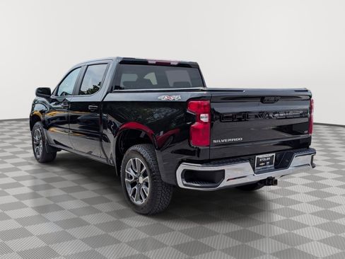 Used 2023 Chevrolet Silverado 1500 LT AWD/4WD image 3