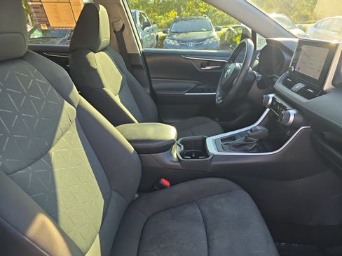 Used 2023 Toyota RAV4 XLE w/ Convenience Package FWD image 10