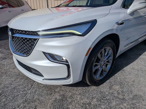 Certified 2023 Buick Enclave Avenir FWD image 9