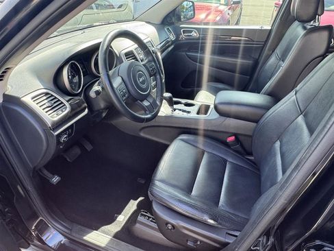 Used 2012 Jeep Grand Cherokee Laredo w/ Laredo E Group RWD image 24