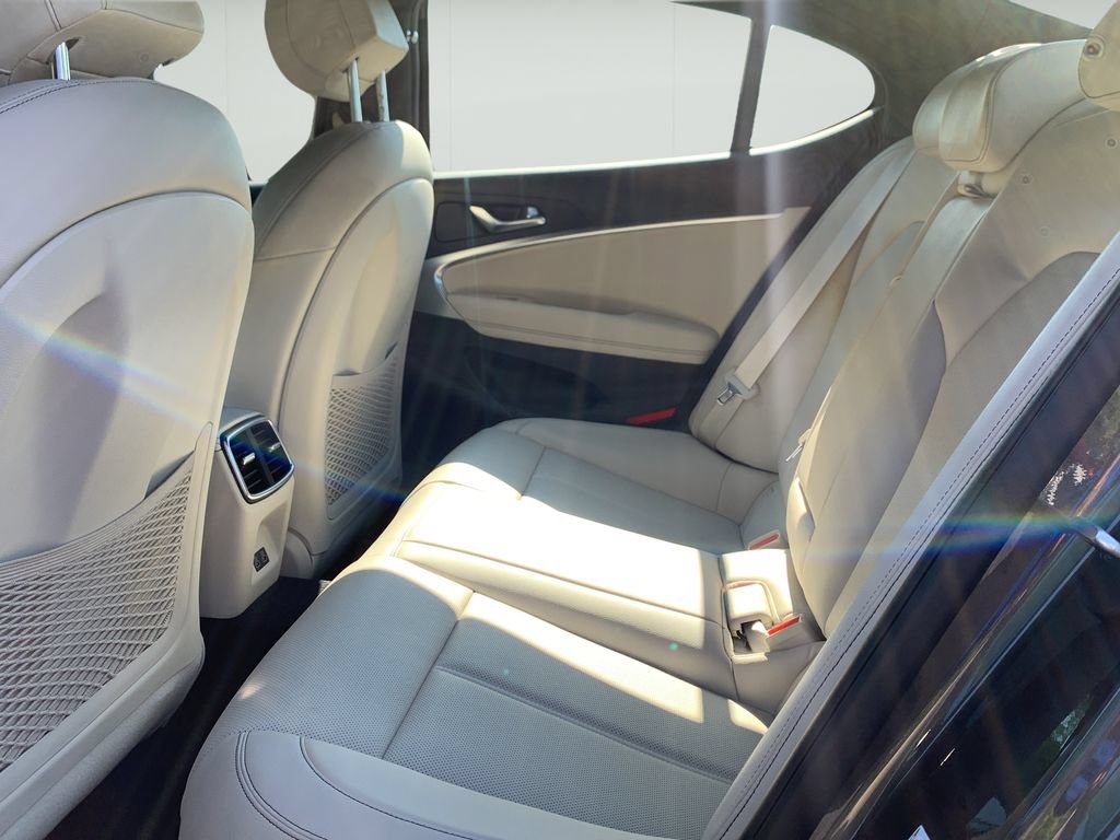 Certified 2026 Genesis G70 2.5T RWD image 16