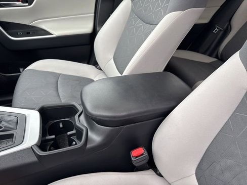 Used 2023 Toyota RAV4 XLE image 17