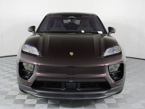 Certified 2025 Porsche Macan Electric RWD image 10