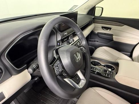 Used 2026 Honda Pilot Elite image 16