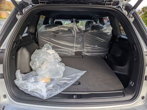 New 2025 Jeep Grand Cherokee Limited w/ Black Appearance Package image 25