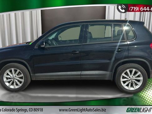 Used 2017 Volkswagen Tiguan S image 2