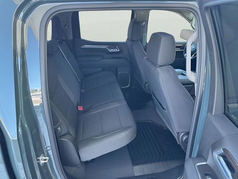 Used 2025 Chevrolet Silverado 1500 LT image 34