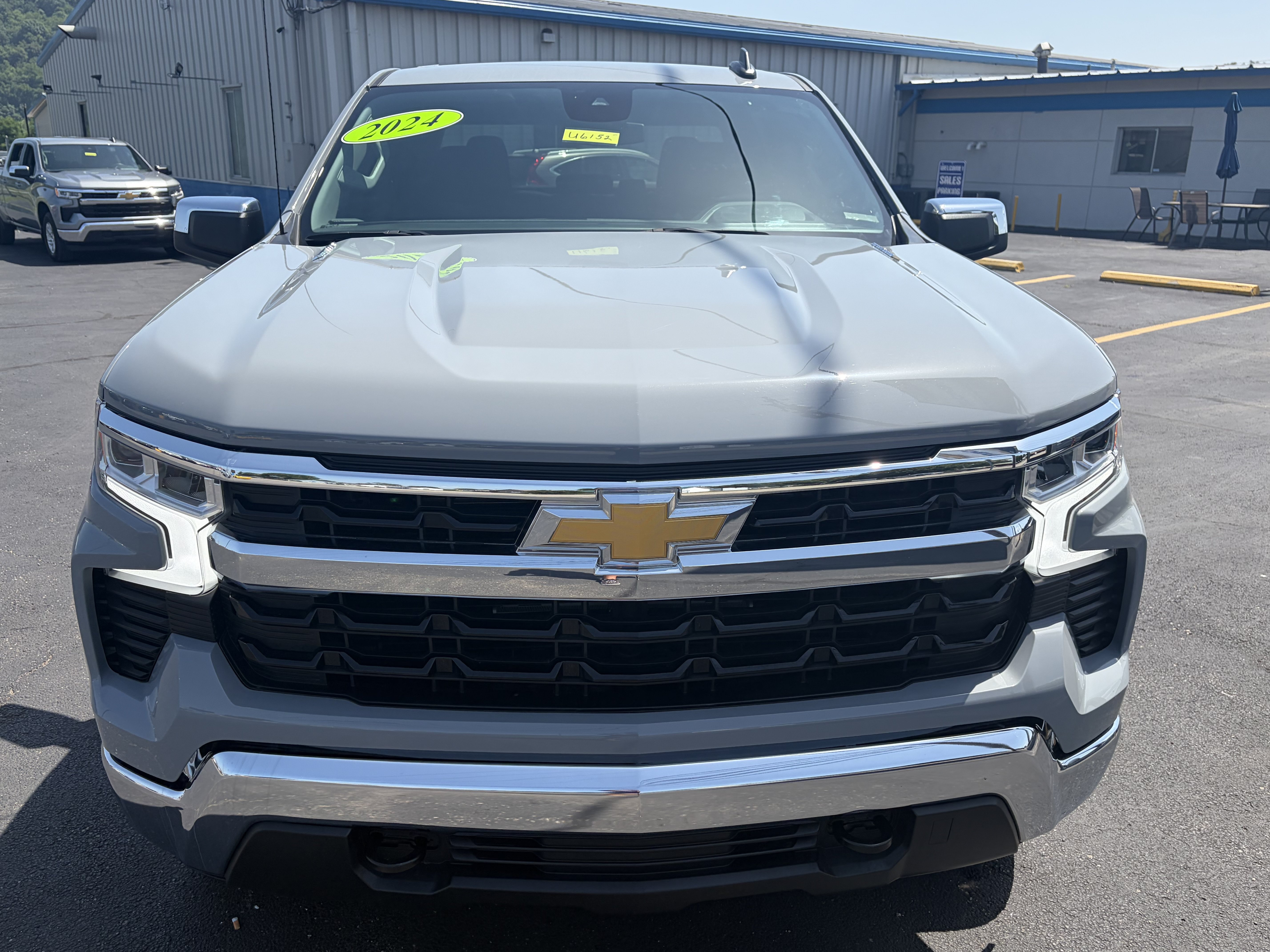 Used 2024 Chevrolet Silverado 1500 LT AWD/4WD image 8