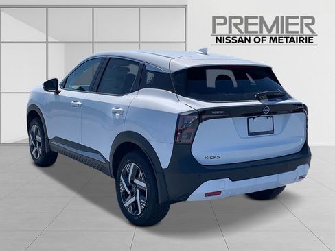 New 2026 Nissan Kicks SV image 4