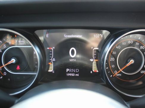 Used 2022 Jeep Wrangler Unlimited Sahara w/ Cold Weather Group image 15