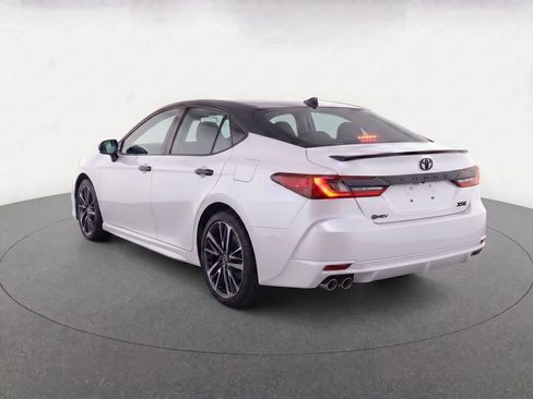 Used 2025 Toyota Camry XSE FWD image 3