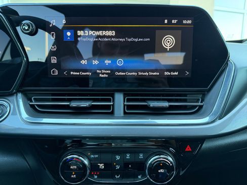 Used 2025 Chevrolet Trax ACTIV w/ Driver Confidence Package image 12