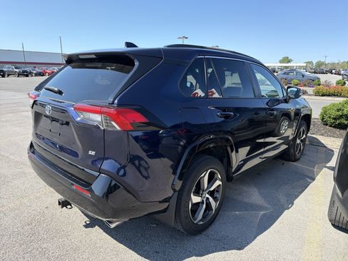 Used 2024 Toyota RAV4 SE w/ Weather & Moonroof Package AWD/4WD image 7
