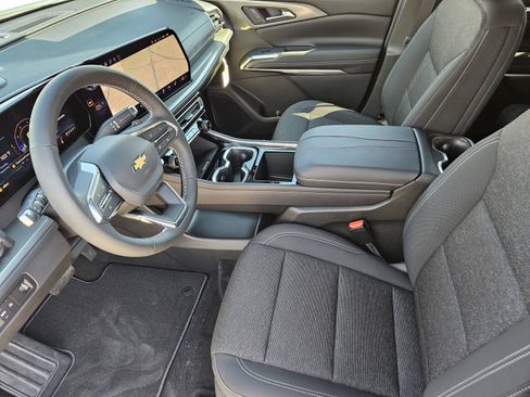 New 2027 Chevrolet Traverse LT FWD image 14