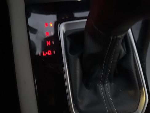 Used 2025 Subaru Forester Premium image 18