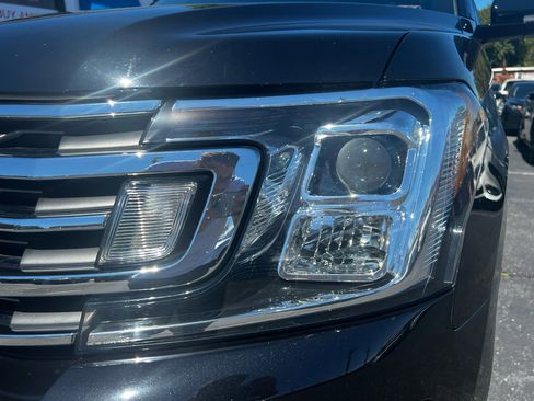 Used 2021 Ford Expedition XLT image 30