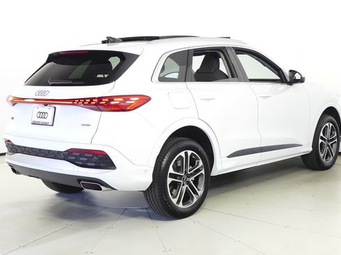Used 2025 Audi Q5 Premium Plus w/ Premium Plus AWD/4WD image 7