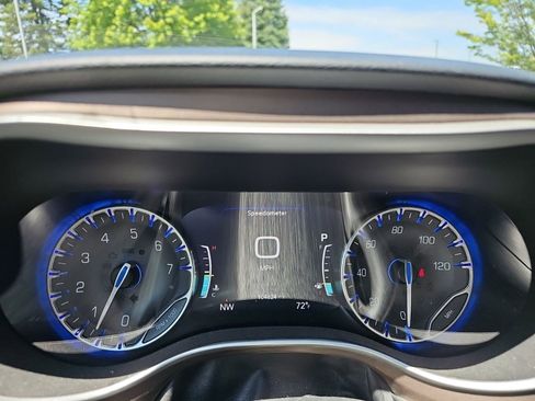 Used 2019 Chrysler Pacifica Touring Plus w/ Advanced Safetytec Group FWD image 21