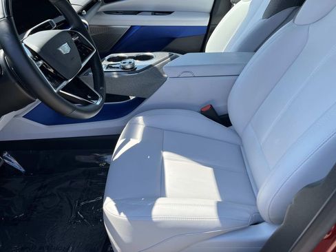 Certified 2025 Cadillac Optiq Sport 1 image 25