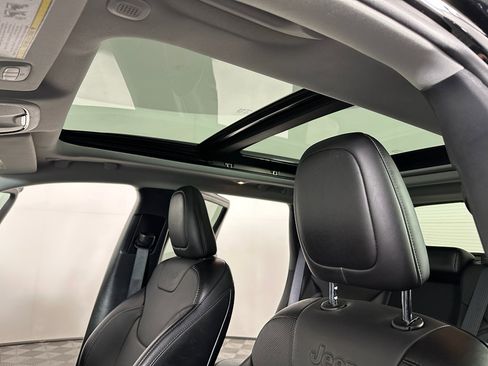 Used 2023 Jeep Cherokee Altitude Lux w/ Lux Elite Package image 10