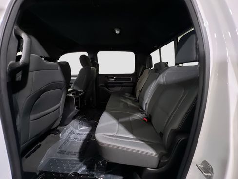 Used 2022 RAM 1500 Big Horn AWD/4WD image 16