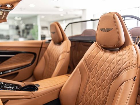 Used 2025 Aston Martin DB12 Convertible RWD image 16
