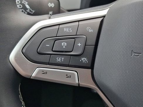 Used 2023 Volkswagen Atlas SEL AWD/4WD image 22