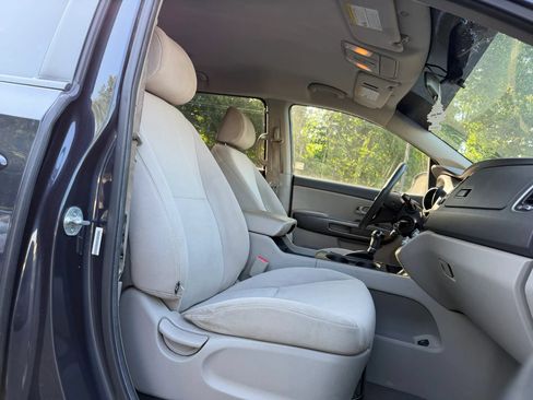 Used 2015 Kia Sedona LX FWD image 16