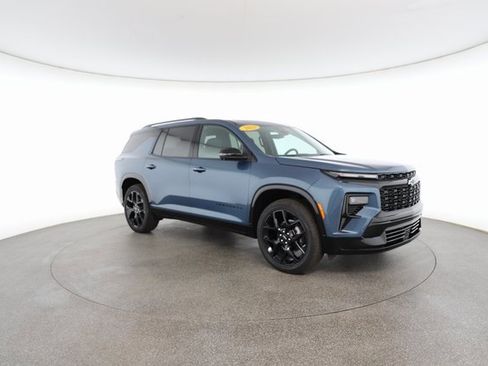 Used 2025 Chevrolet Traverse RS image 26