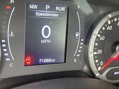 Used 2019 Jeep Renegade Latitude w/ Popular Equipment Group image 24