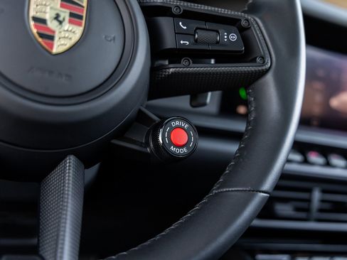 Used 2025 Porsche 911 Carrera GTS image 36