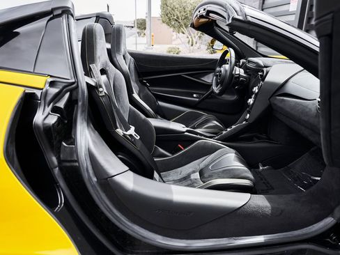Used 2021 McLaren 720S Luxury RWD image 27