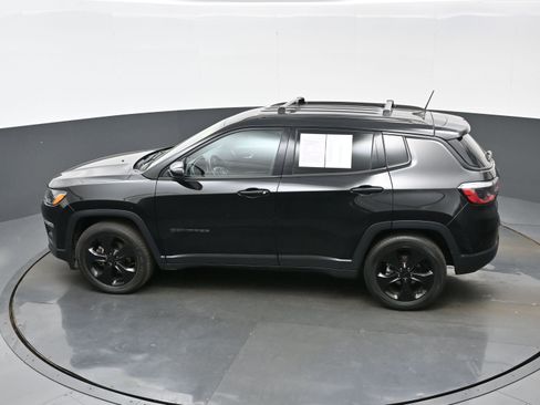 Used 2021 Jeep Compass Latitude FWD image 34