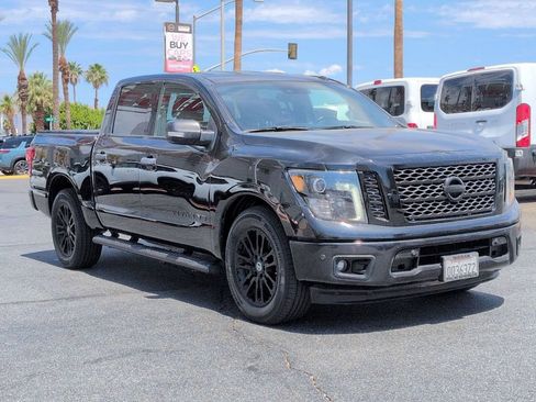 Used 2019 Nissan Titan SV w/ SV Convenience Package RWD image 6