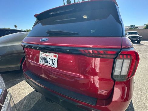 Used 2025 Ford Explorer ST RWD image 6
