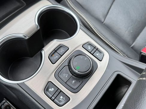 Used 2019 GMC Terrain Denali image 19