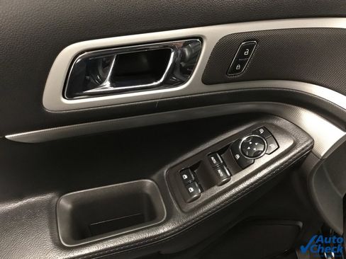 Used 2015 Ford Explorer XLT w/ Equipment Group 202A image 21