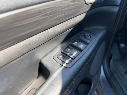 Used 2019 Jeep Grand Cherokee Altitude RWD image 13