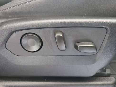 Used 2024 Chevrolet Suburban Z71 w/ Z71 Off-Road Package image 11